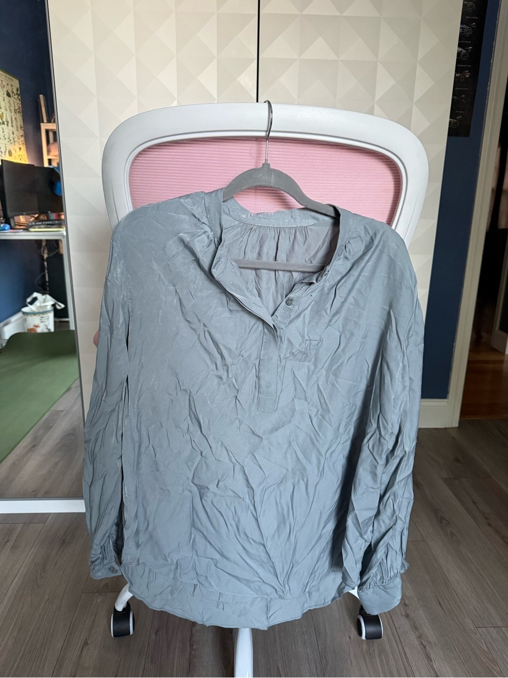 Light Gray Women’s Long-Sleeve Henley Shirt